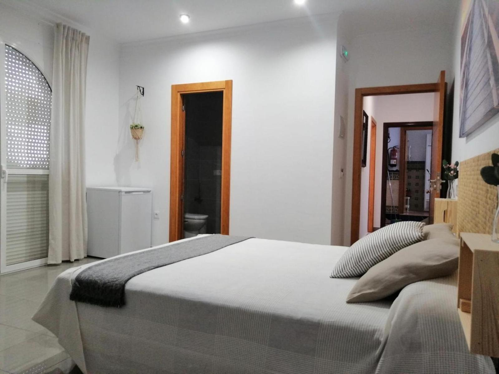 Hostal La Tarayuela Барбате Экстерьер фото