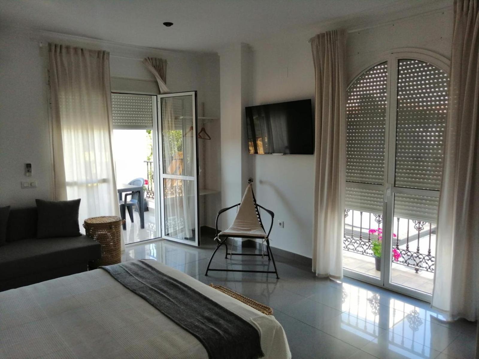 Hostal La Tarayuela Барбате Экстерьер фото
