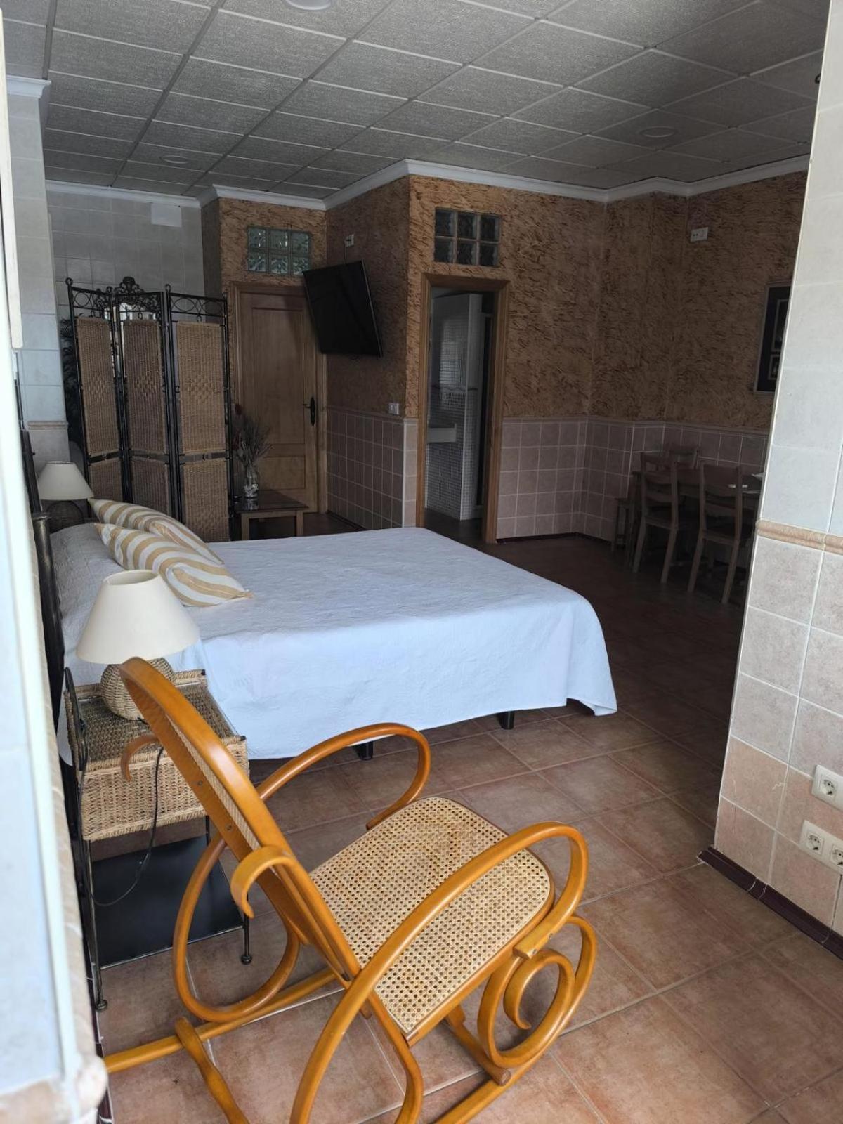 Hostal La Tarayuela Барбате Экстерьер фото