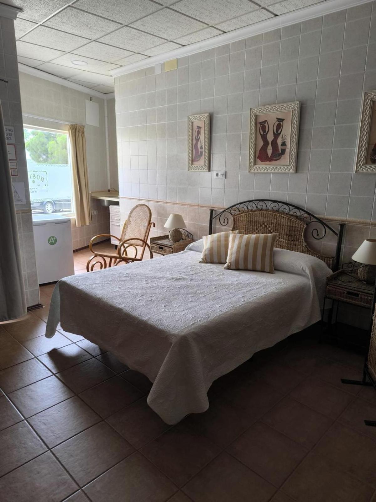Hostal La Tarayuela Барбате Экстерьер фото
