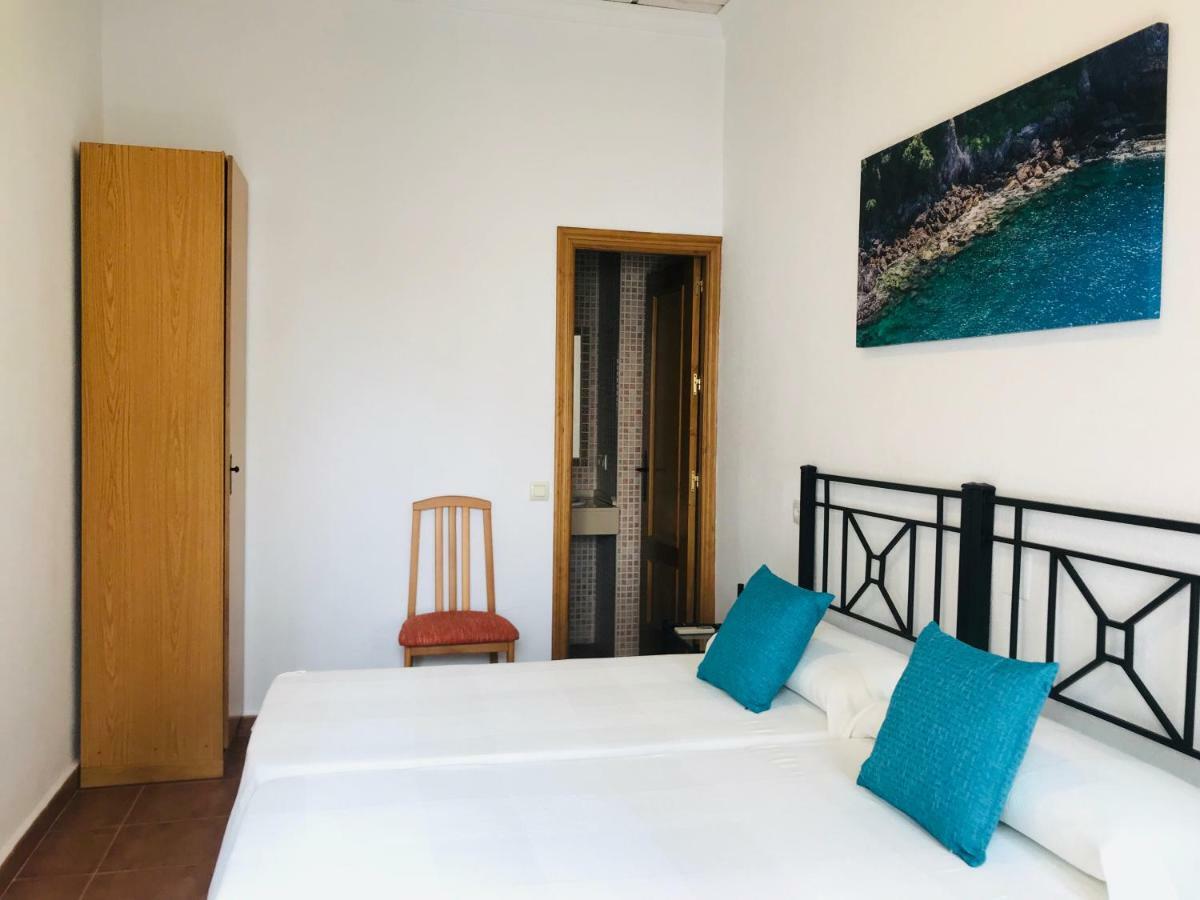 Hostal La Tarayuela Барбате Экстерьер фото